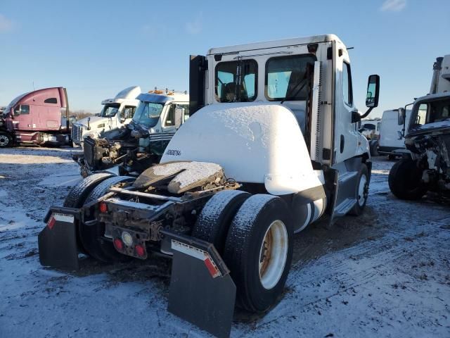 2016 Freightliner Cascadia 125