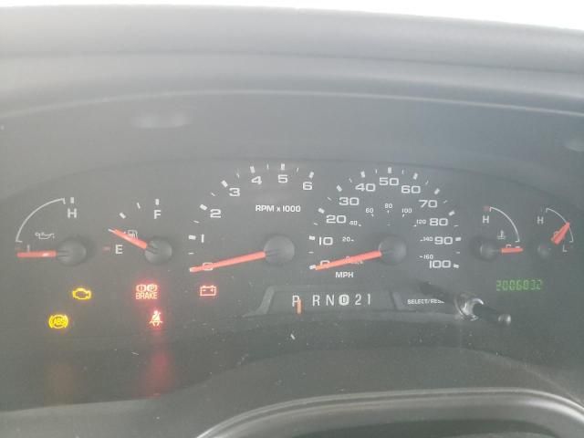 2004 Ford Econoline E450 Super Duty Cutaway Van