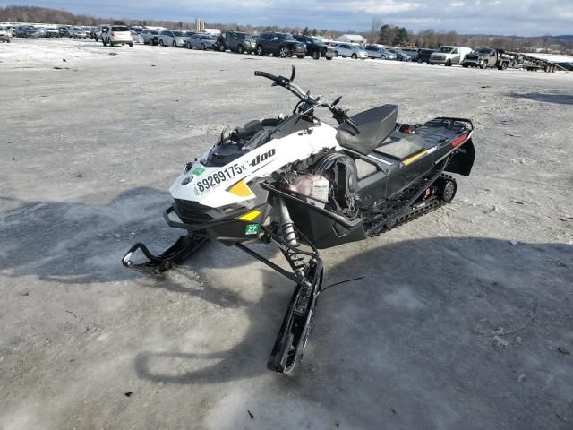 2017 Skidoo 2017 Skidoo Snowbmobil