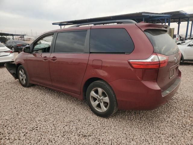 2018 Toyota Sienna LE