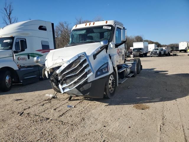 2018 Freightliner Cascadia 126