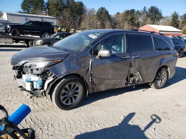 2021 Toyota Sienna XLE