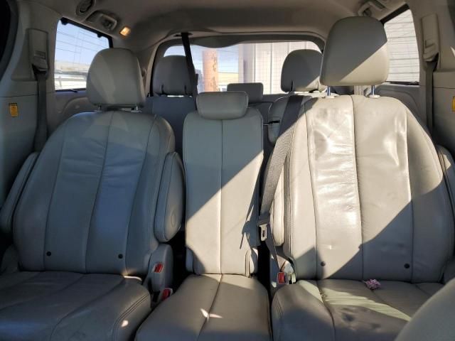 2012 Toyota Sienna XLE