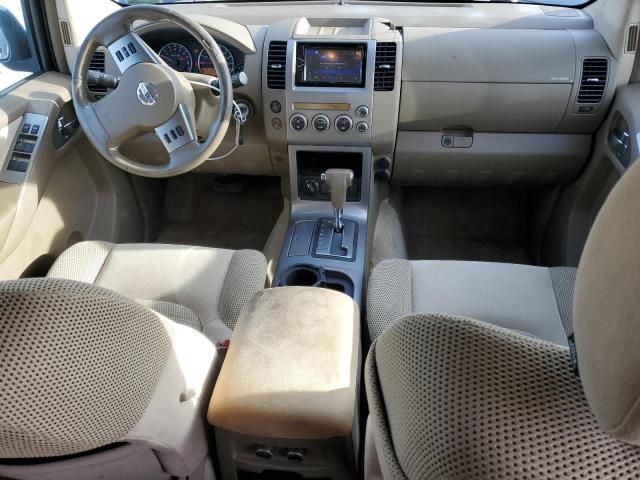 2005 Nissan Pathfinder LE