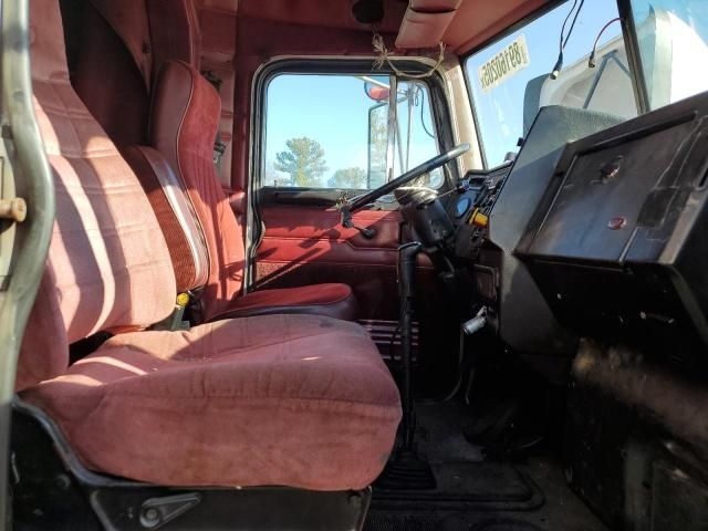 2000 Peterbilt 377