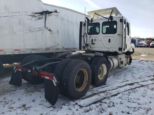 2021 Freightliner Cascadia 126