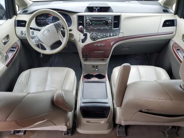 2013 Toyota Sienna XLE