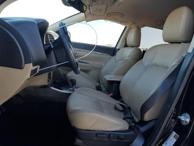 2020 Mitsubishi Outlander SE
