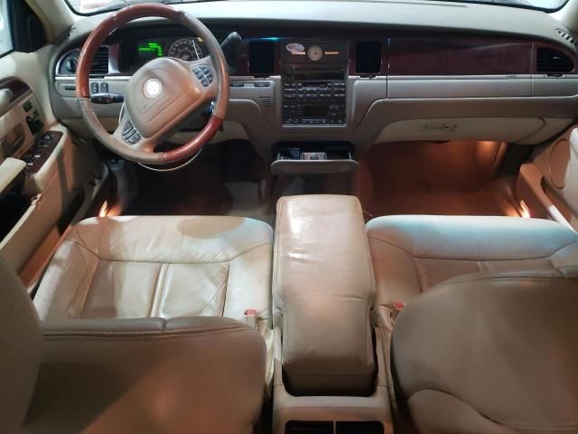 2004 Lincoln Town Car Ultimate