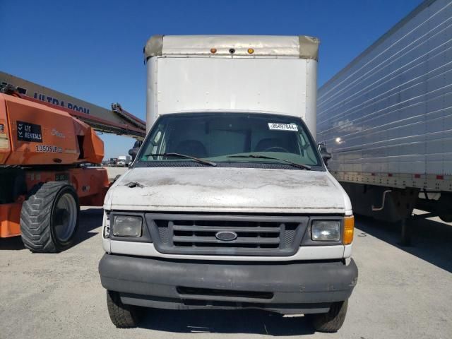 2004 Ford Econoline E450 Super Duty Cutaway Van