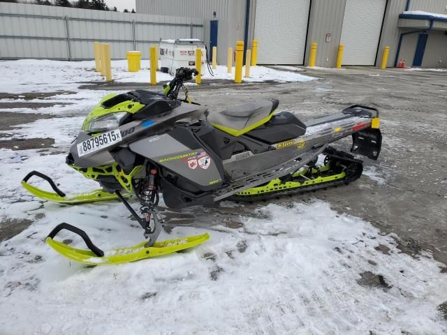 2023 Skidoo Backcountr