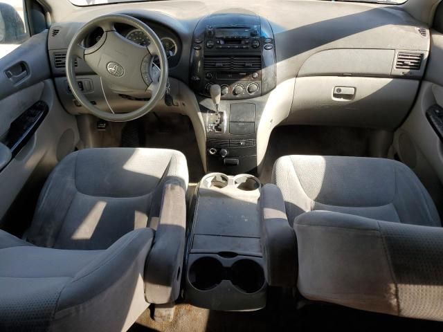 2005 Toyota Sienna CE