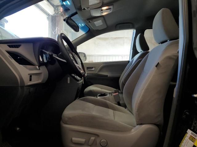 2017 Toyota Sienna LE