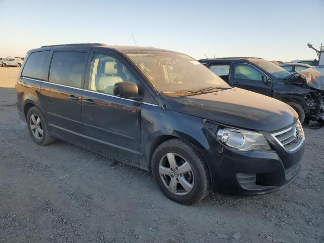 2011 Volkswagen Routan SE