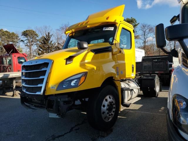 2019 Freightliner Cascadia 126