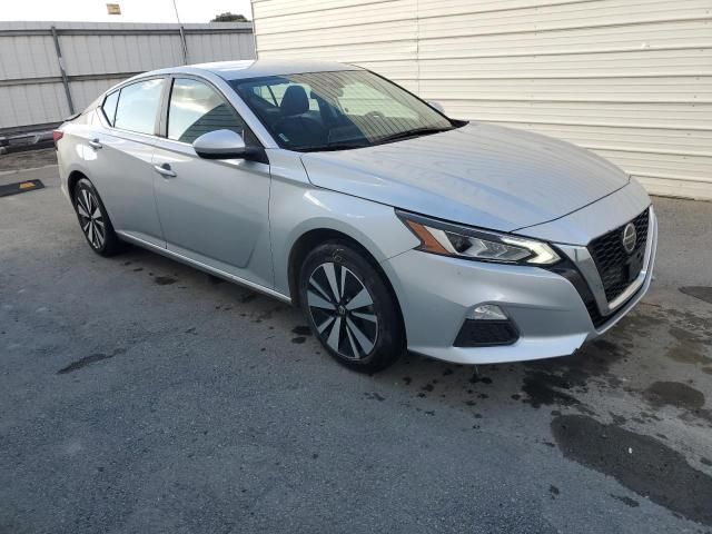 2022 Nissan Altima SV