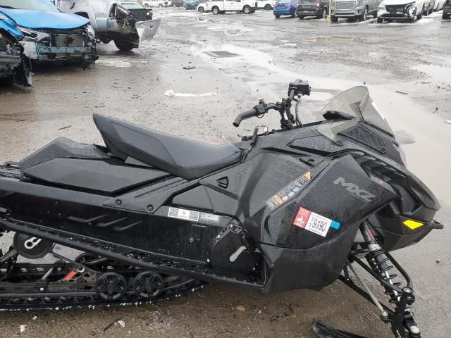 2025 Skidoo 2025 Skidoo MX Z 600