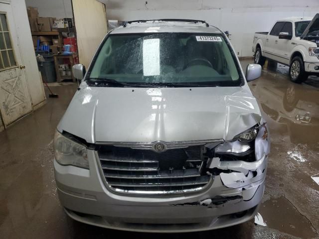 2009 Chrysler Town & Country Touring