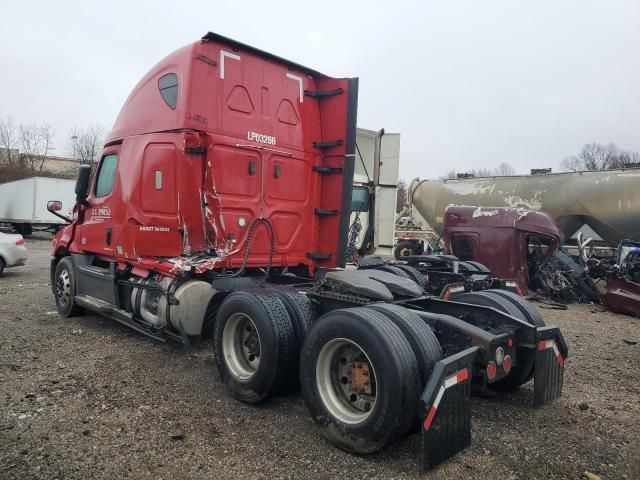 2020 Freightliner Cascadia 126