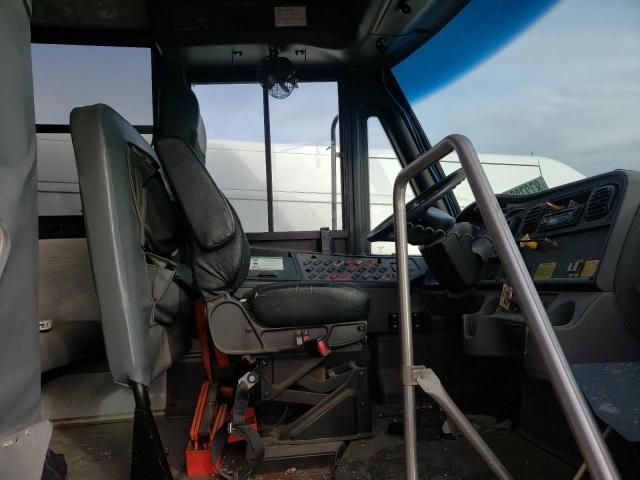 2015 Freightliner Chassis B2B