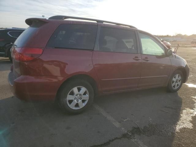 2005 Toyota Sienna CE