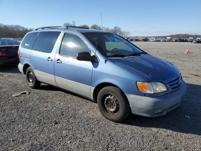 2001 Toyota Sienna LE