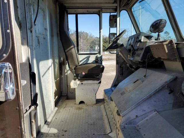 2009 Freightliner Chassis M Line WALK-IN Van