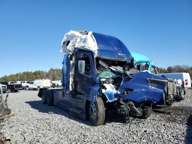 2019 Freightliner Cascadia 126