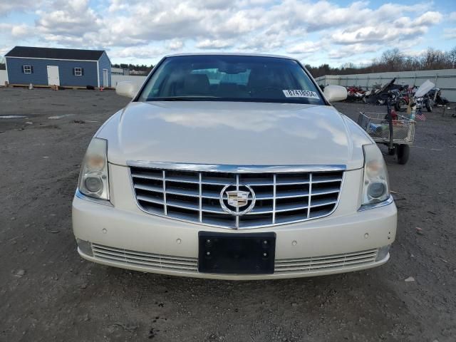 2011 Cadillac DTS Luxury Collection