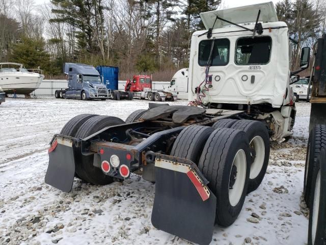 2022 Freightliner Cascadia 126