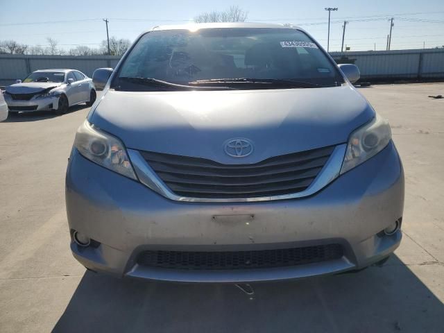 2012 Toyota Sienna XLE