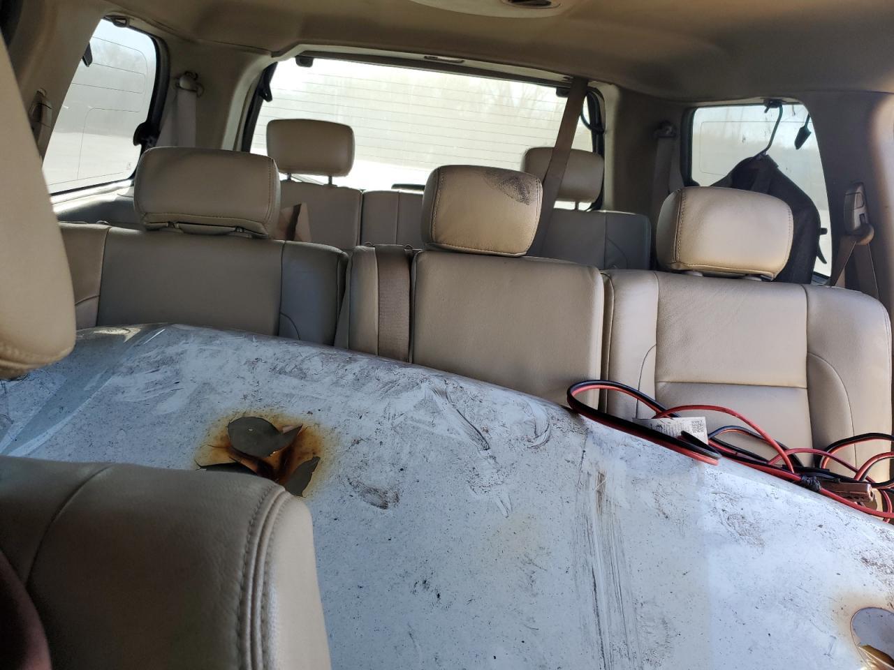 2011 Nissan Armada sv