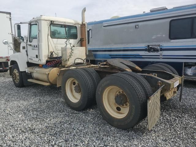 2006 Mack 600 CHN600