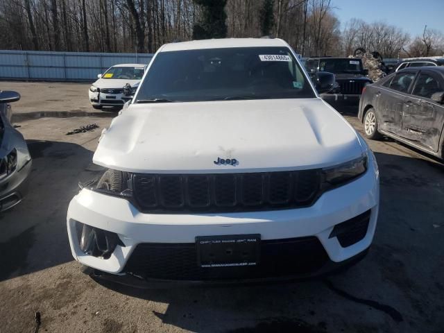 2023 Jeep Grand Cherokee Laredo