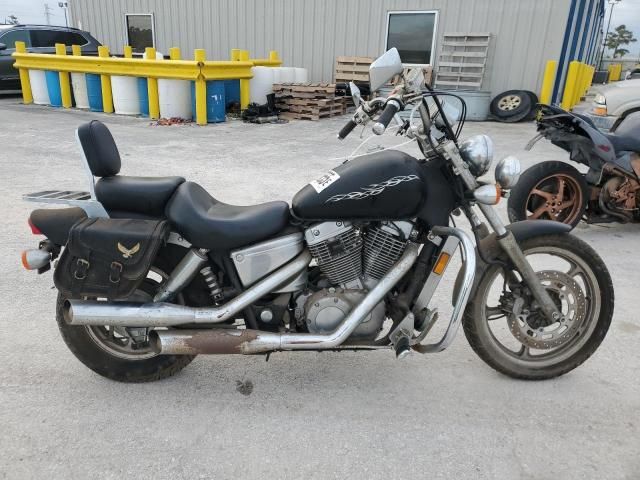 2002 Honda VT1100 C