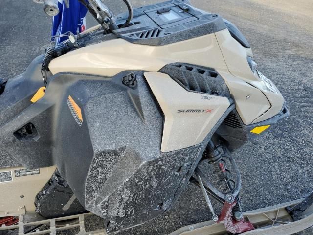 2024 Skidoo Snowmobile