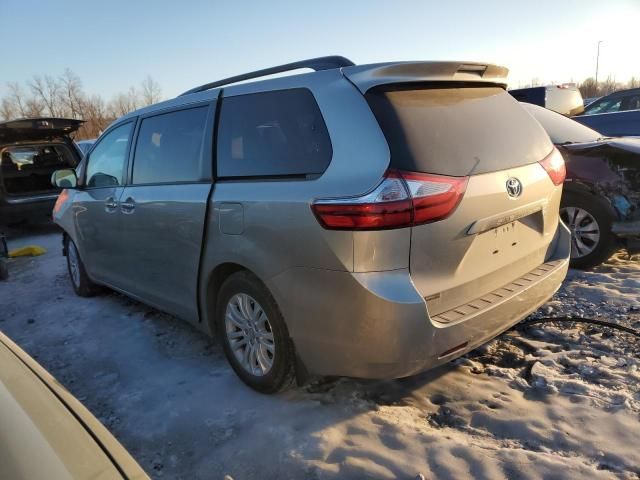 2017 Toyota Sienna XLE