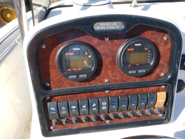 2013 Sea Hunt Boat