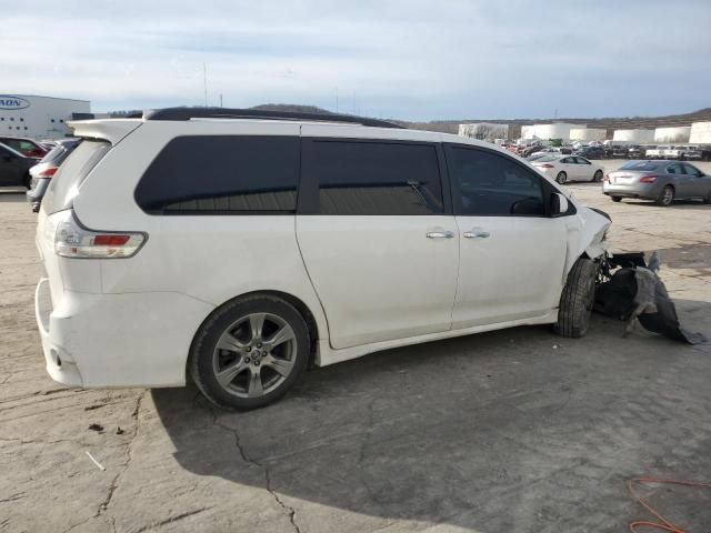 2018 Toyota Sienna SE