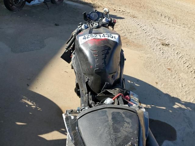 2014 Yamaha YZFR1