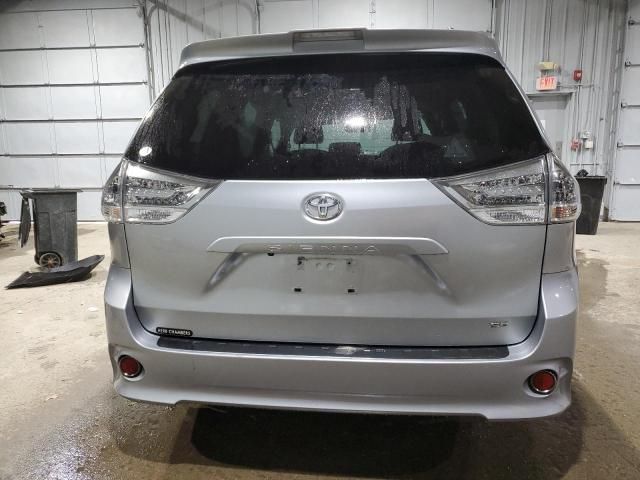 2018 Toyota Sienna SE