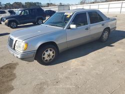 Mercedes-Benz Vehiculos salvage en venta: 1995 Mercedes-Benz E 320 Base