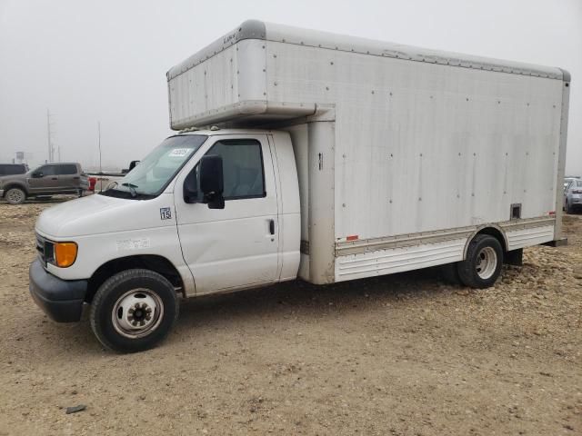 2007 Ford Econoline E450 Super Duty Cutaway Van