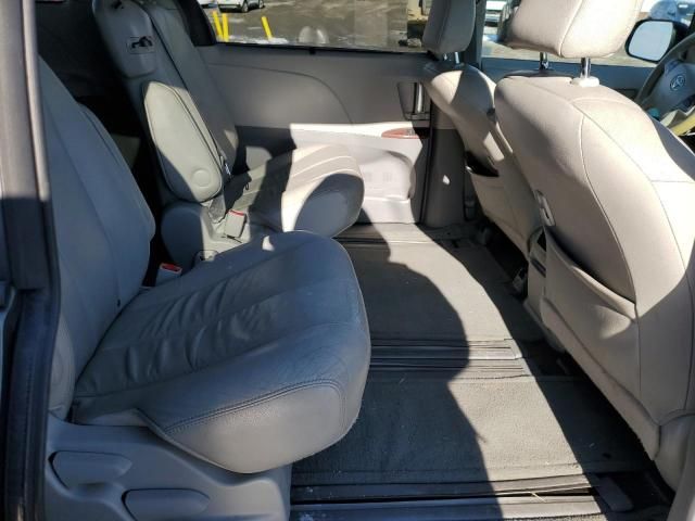 2012 Toyota Sienna XLE