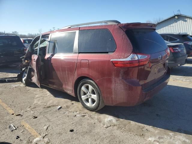 2016 Toyota Sienna LE