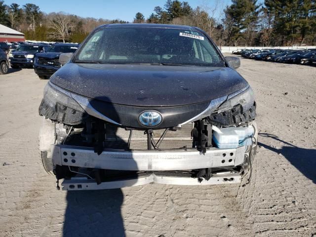 2021 Toyota Sienna XLE