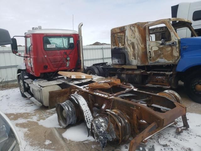 2014 Mack 600 CXU600