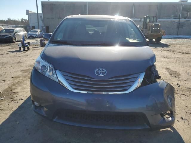 2016 Toyota Sienna XLE