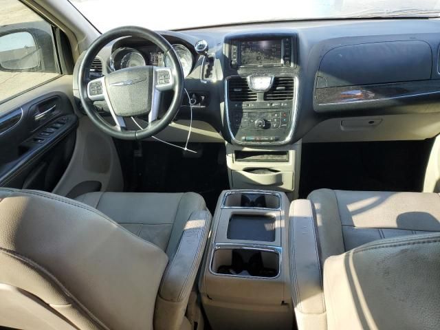 2013 Chrysler Town & Country Touring