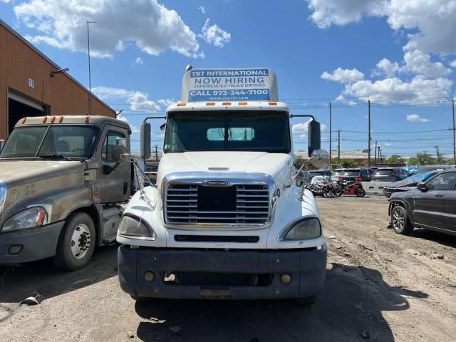 2005 Freightliner Conventional Columbia